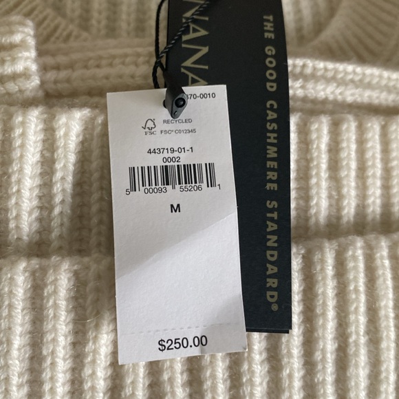 Banana Republic cropped chunky merino cashmere sweater. - Picture 11 of 11